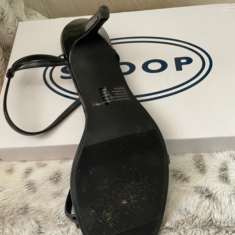 Sandals - Picture 4 of 5